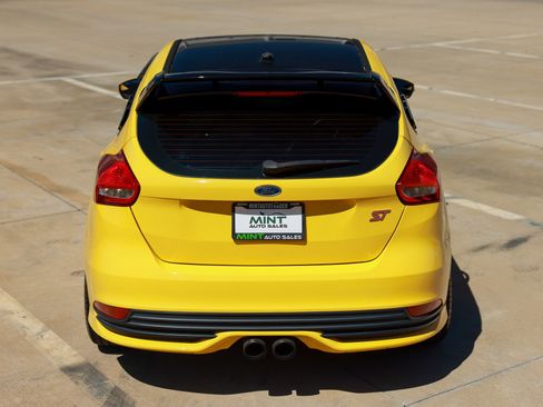 Used 2017 Ford Focus ST w/ Equipment Group 401A image 14