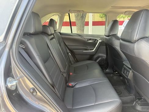 Used 2022 Toyota RAV4 XLE Premium FWD image 32