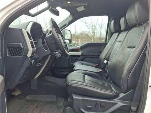 Used 2022 Ford F250 Lariat w/ Black Appearance Package image 17