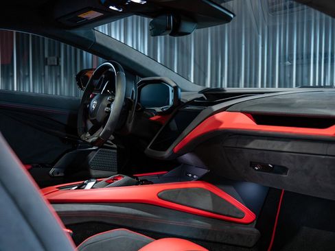 Used 2025 Lamborghini Revuelto AWD/4WD image 77