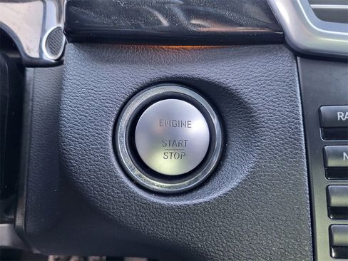Used 2012 Mercedes-Benz E 550 4MATIC Sedan image 28