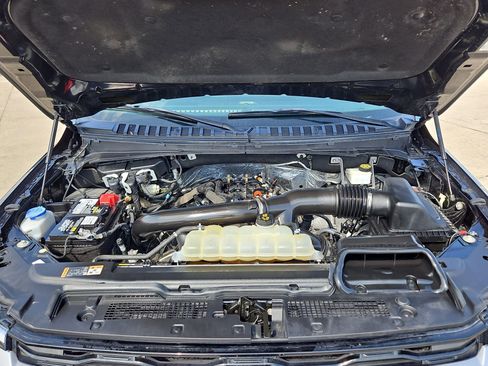 Used 2022 Ford Expedition XLT image 33