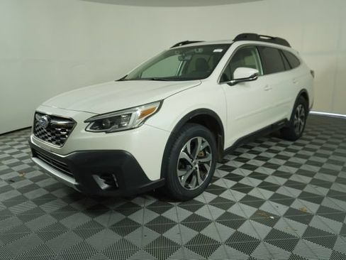 Used 2020 Subaru Outback Limited XT w/ Popular Package #2 AWD/4WD image 3
