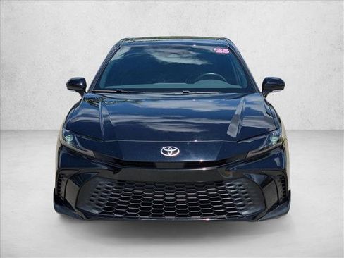 Used 2025 Toyota Camry SE w/ Convenience Package FWD image 2