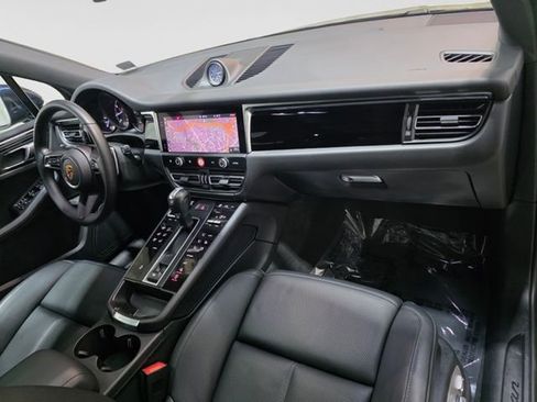 Used 2023 Porsche Macan AWD/4WD image 35