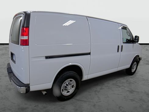 Used 2020 Chevrolet Express 2500 w/ Driver Convenience Package image 4
