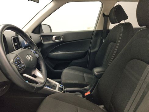 Used 2021 Hyundai Venue SEL FWD image 17