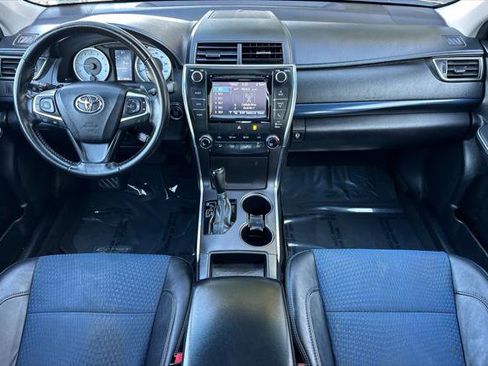 Certified 2016 Toyota Camry SE image 3