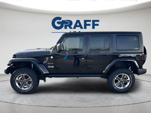 Used 2018 Jeep Wrangler Unlimited Sahara w/ Uconnect 4C Nav & Sound Group AWD/4WD image 2