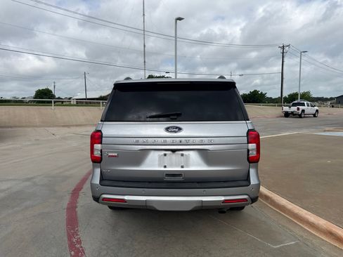 Used 2022 Ford Expedition XLT RWD image 6