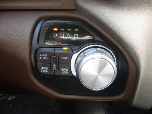 Used 2019 RAM 1500 Laramie image 25