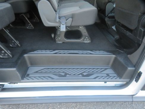 Used 2024 Ford Transit 350 XLT image 22