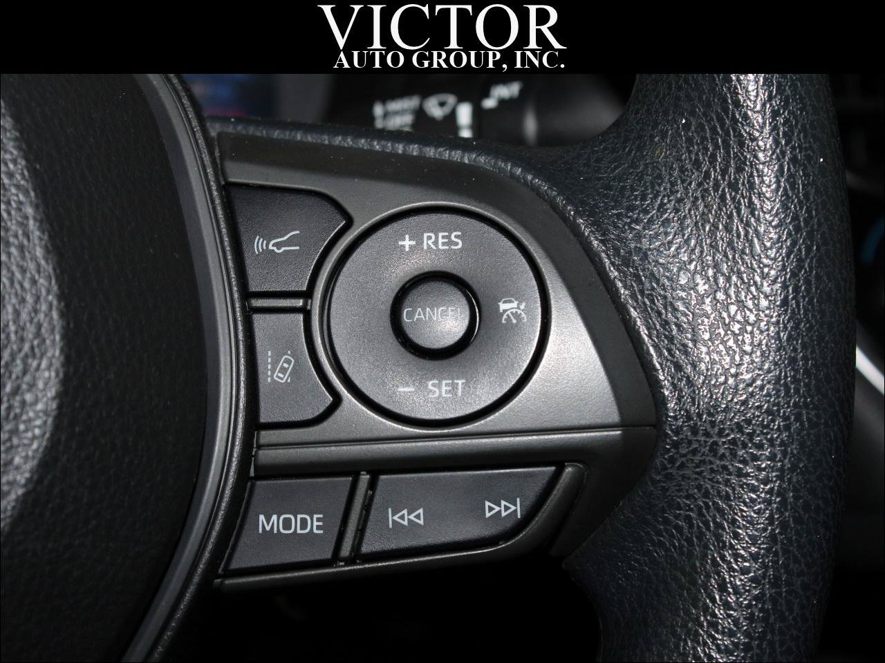 Used 2021 Toyota Corolla LE FWD image 18
