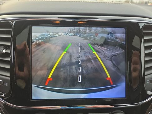 Used 2019 Jeep Grand Cherokee Summit image 23