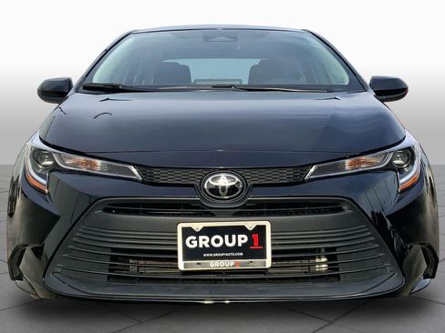 Used 2025 Toyota Corolla LE FWD image 4