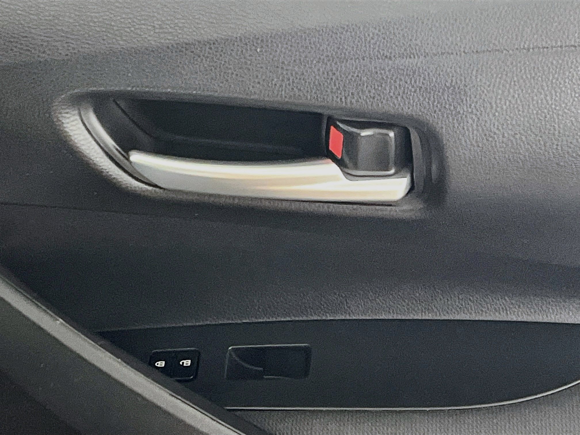 Used 2021 Toyota Corolla LE FWD image 30