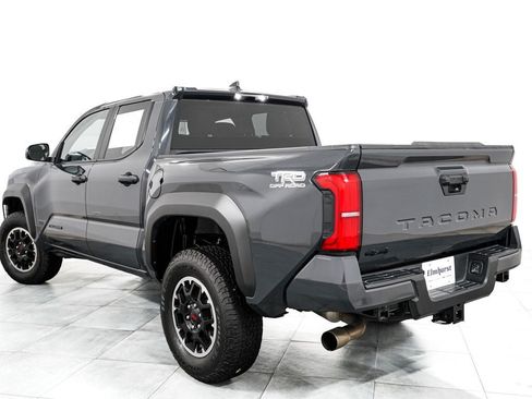Used 2025 Toyota Tacoma TRD Off-Road AWD/4WD image 5