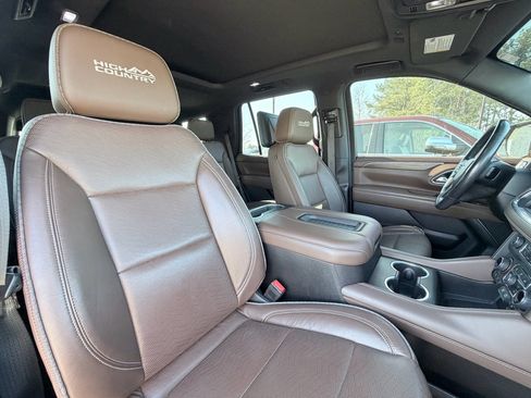 Used 2021 Chevrolet Tahoe High Country w/ Premium Package image 28