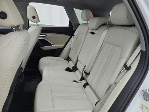 Used 2025 Audi Q5 Premium w/ Convenience Package AWD/4WD image 15