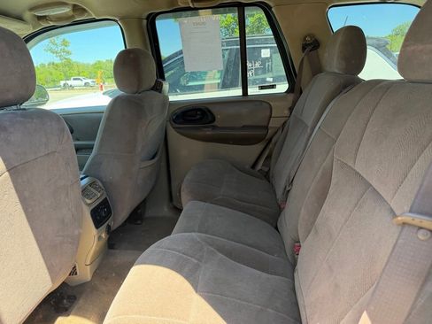 Used 2004 Chevrolet TrailBlazer LS w/ LS Preferred Equipment Group AWD/4WD image 9