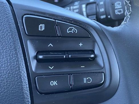 Used 2024 Hyundai Venue SEL image 20