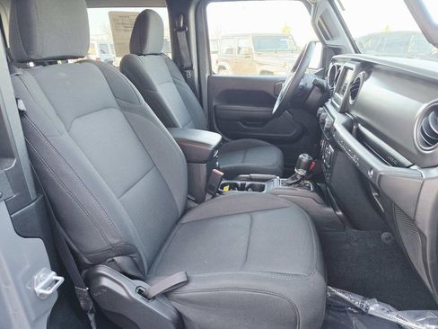 Used 2022 Jeep Wrangler Sport S image 17