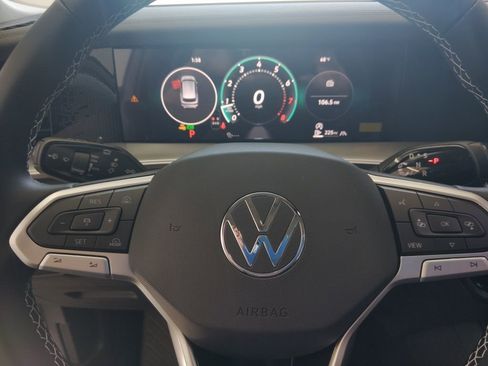 New 2026 Volkswagen Tiguan SE AWD/4WD image 8