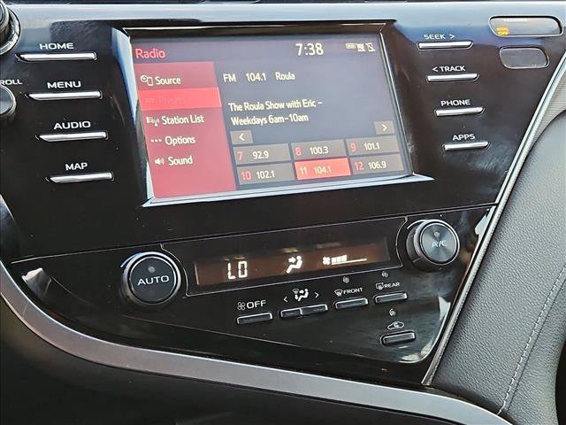 Used 2019 Toyota Camry SE FWD image 14