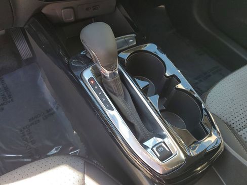 Used 2025 Chevrolet Trax LT image 25