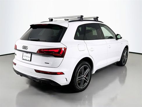 Used 2024 Audi Q5 e Premium Plus image 9