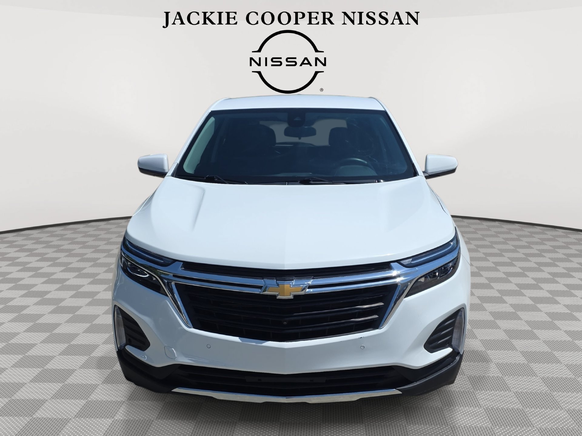 Used 2023 Chevrolet Equinox LT FWD image 2