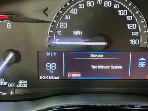 Used 2017 Cadillac XT5 FWD image 12