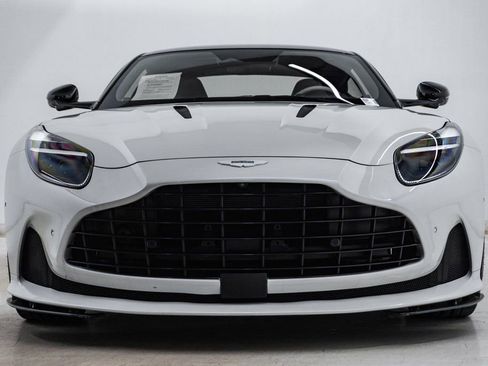 Used 2024 Aston Martin DB12 Coupe image 7