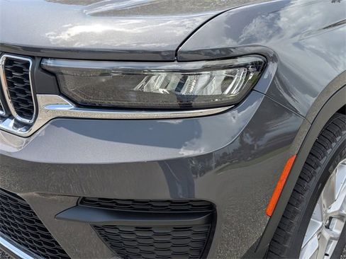 New 2025 Jeep Grand Cherokee Laredo X w/ Luxury Tech Group I image 11