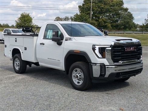 New 2024 GMC Sierra 2500 Pro w/ Convenience Package image 3