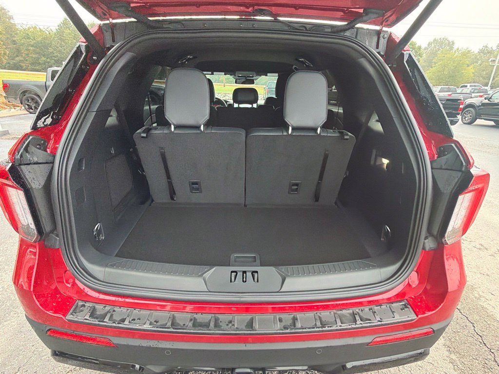 Used 2026 Ford Explorer ST-Line w/ Premium Package RWD image 11