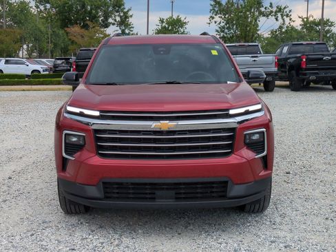 Certified 2026 Chevrolet Traverse LT w/ Driver Confidence Package FWD image 3