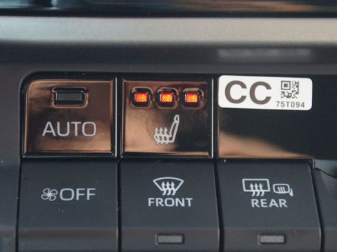 Used 2025 Toyota Camry LE w/ Convenience Package FWD image 7