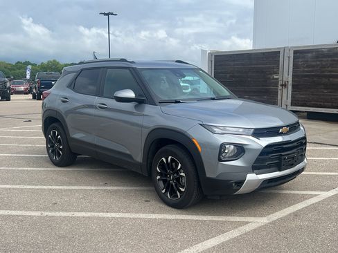 Used 2023 Chevrolet TrailBlazer LT FWD image 8