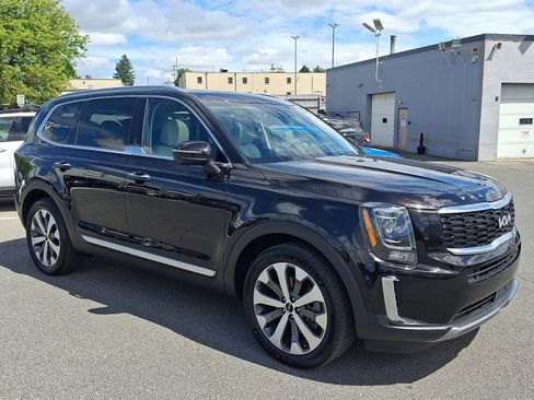 Used 2022 Kia Telluride S AWD/4WD image 3