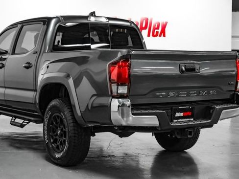 Used 2020 Toyota Tacoma SR5 RWD image 13