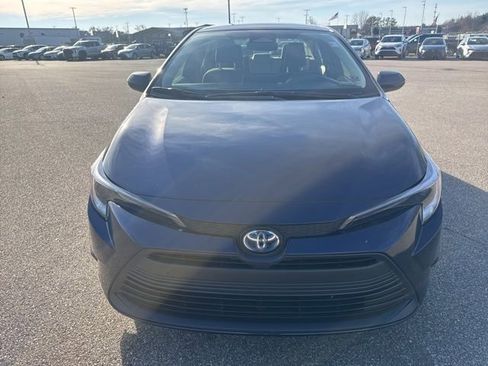 Used 2025 Toyota Corolla LE image 8