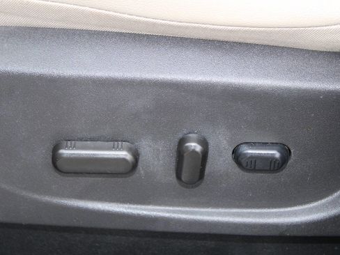 Used 2017 Ford Escape Titanium image 26