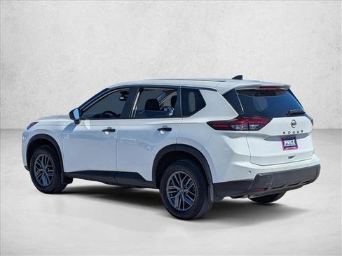 Used 2024 Nissan Rogue S image 8