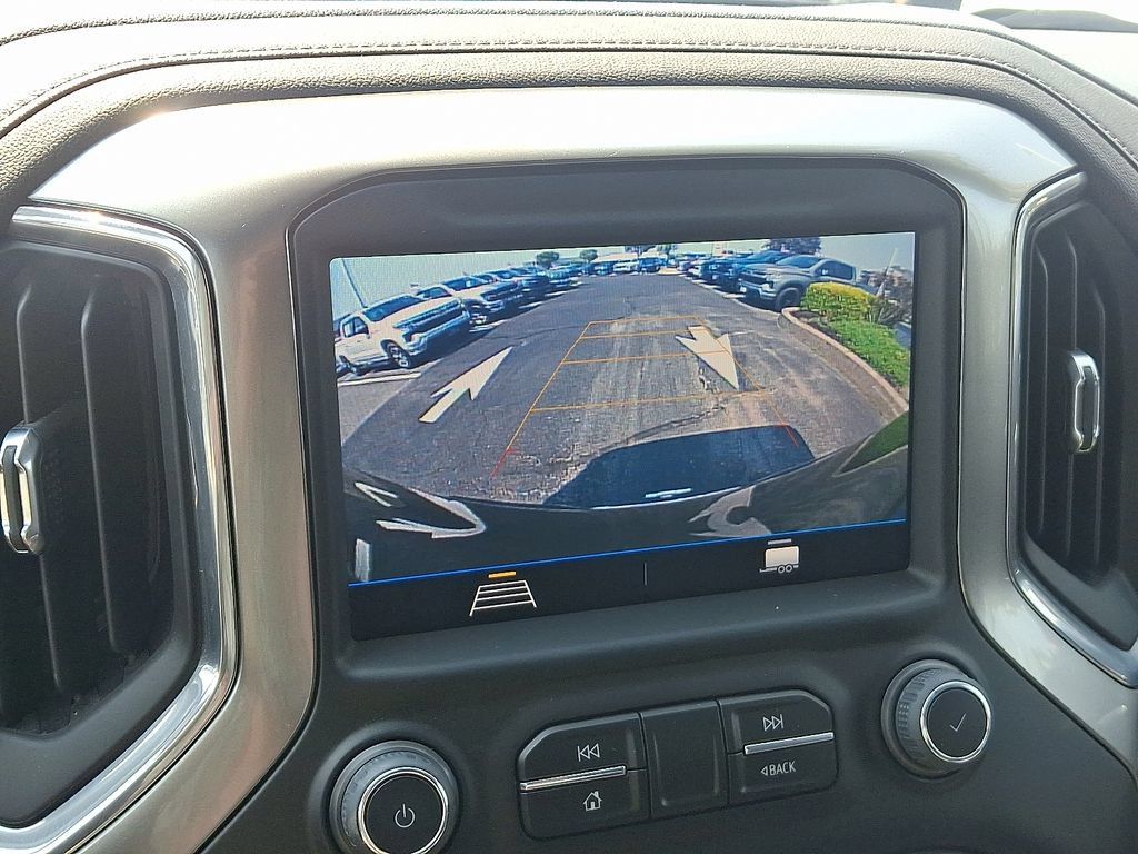 Certified 2022 Chevrolet Silverado 1500 LT AWD/4WD image 18