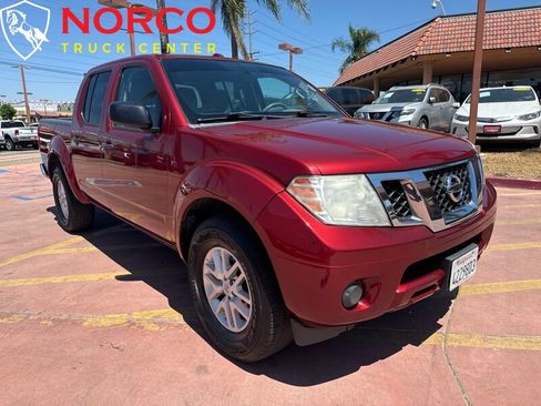 Used 2017 Nissan Frontier SV image 2