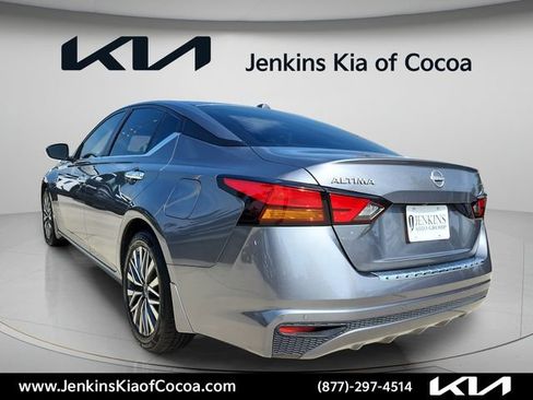 Used 2023 Nissan Altima 2.5 SV FWD image 7