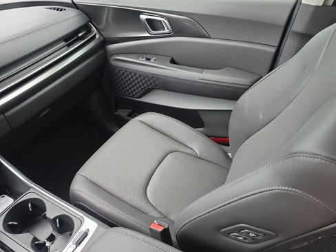 New 2026 Kia Carnival SX FWD image 16