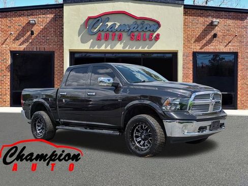 Used 2018 RAM 1500 SLT image 1