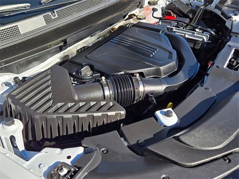 Used 2025 GMC Acadia Elevation image 24